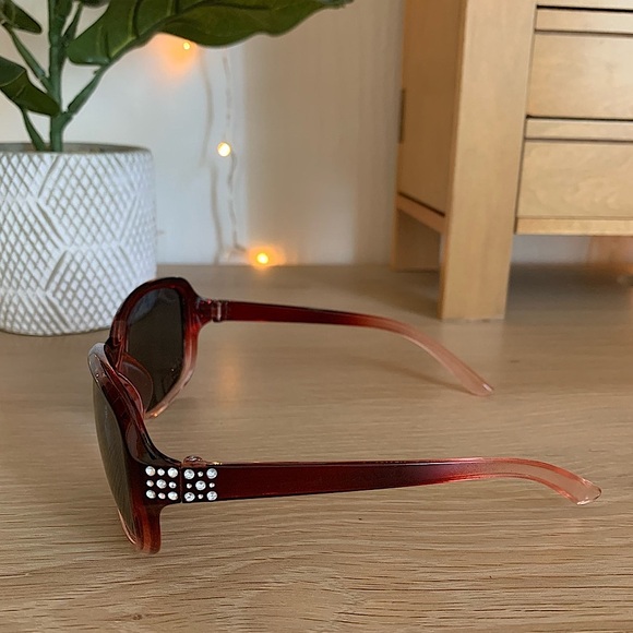 5️⃣$5 Bundle🌺Women’s Brown Red Ombré Sunglasses - Picture 2 of 5